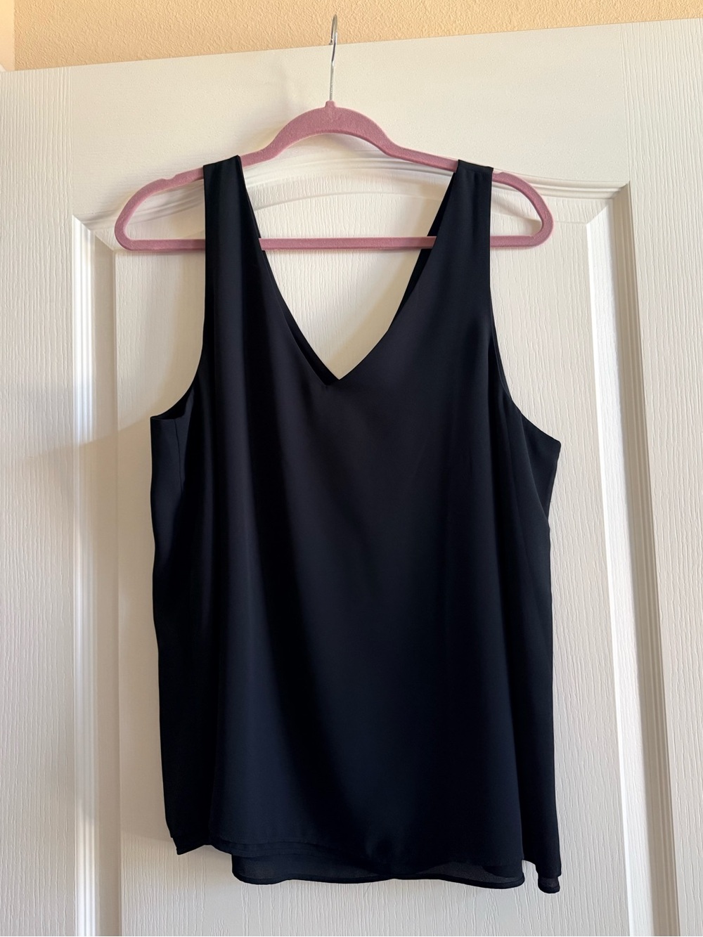 Lilly Pulitzer Florin Straight Hem Top size XL in Black